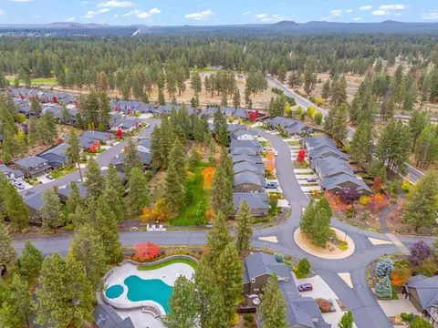 View/Area - 60383 Hedgewood Ln, Bend, OR 97702 photo 1 of 6