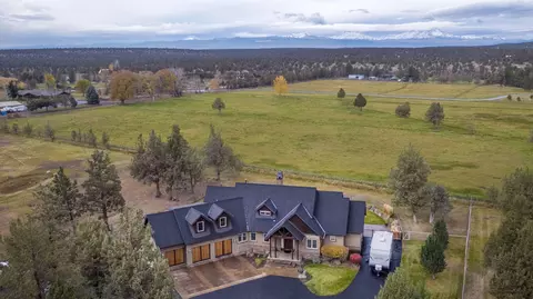 6180 SW Wickiup Ln, Redmond, OR 97756