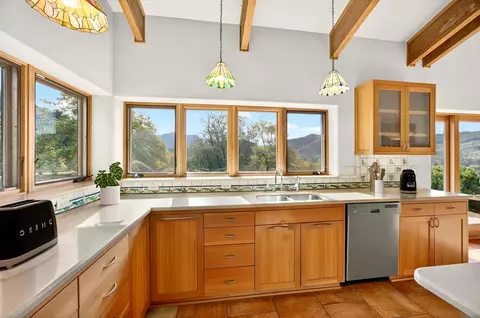 Kitchen - 17252 N Applegate Rd, Grants Pass, OR 97527 photo 5 of 5