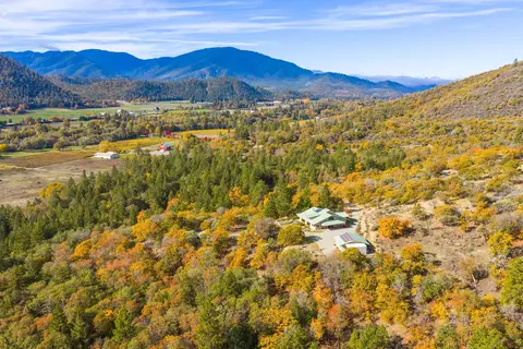 View/Area - 17252 N Applegate Rd, Grants Pass, OR 97527 photo 2 of 2