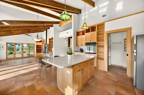 Kitchen - 17252 N Applegate Rd, Grants Pass, OR 97527 photo 4 of 5