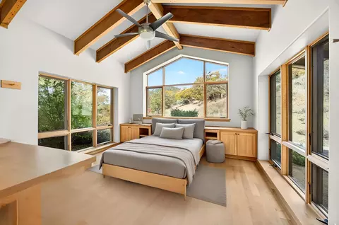 Bedroom - 17252 N Applegate Rd, Grants Pass, OR 97527 photo 1 of 2