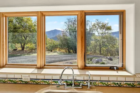 Kitchen - 17252 N Applegate Rd, Grants Pass, OR 97527 photo 1 of 5