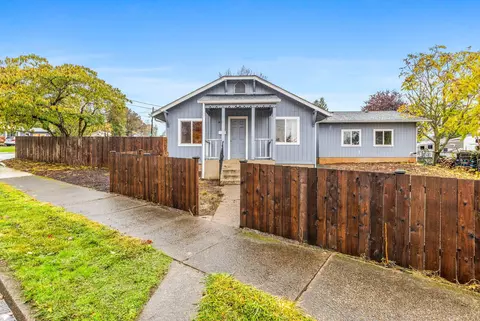 1487 SW Fairview Ave, Dallas, OR 97338
