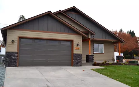195 SW Rock Gulch Rd, Grants Pass, OR 97527