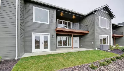Exterior - 179 Skyhawk Dr, Eagle Point, OR 97524 photo 2 of 2