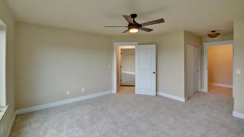 Bedroom - 179 Skyhawk Dr, Eagle Point, OR 97524 photo 3 of 3