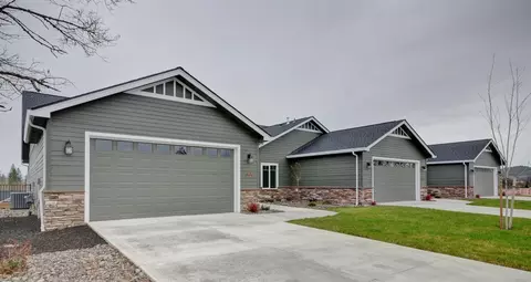 179 Skyhawk Dr, Eagle Point, OR 97524