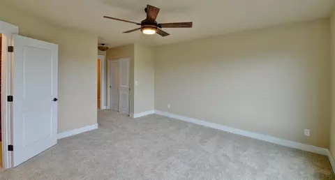 Bedroom - 179 Skyhawk Dr, Eagle Point, OR 97524 photo 2 of 3