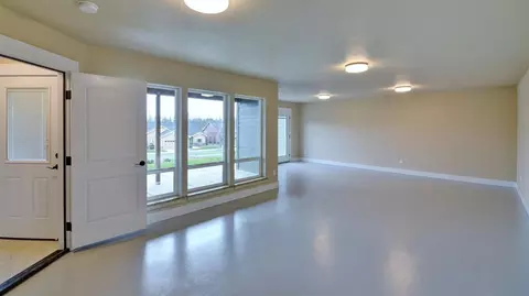 Living - 179 Skyhawk Dr, Eagle Point, OR 97524 photo 1 of 5