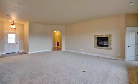 Living - 179 Skyhawk Dr, Eagle Point, OR 97524 photo 5 of 5