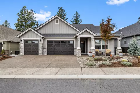 3043 NW Hidden Ridge Dr, Bend, OR 97703