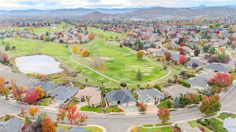 398 Robert Trent Jones Blvd, Eagle Point, OR 97524
