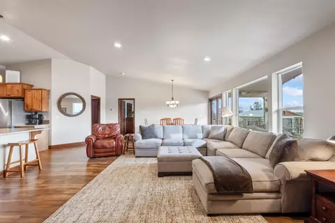 21115 Young Ave, Bend, OR 97703 photo 12