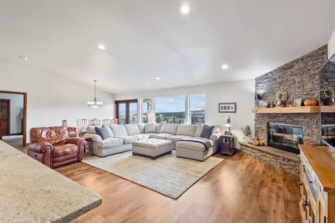 21115 Young Ave, Bend, OR 97703 photo 11
