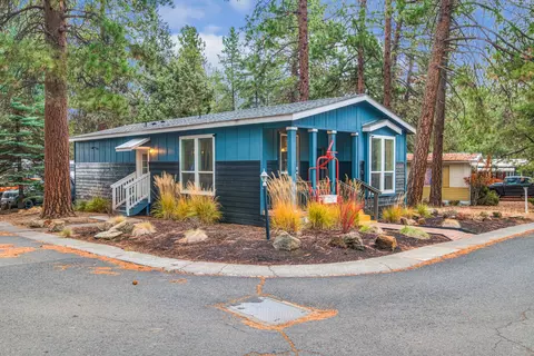 61040 S Queens Dr #18, Bend, OR 97702