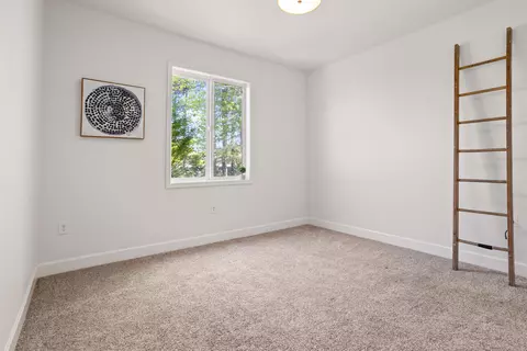 Bedroom - 55815 Lost Rider Loop, Bend, OR 97707 photo 4 of 6
