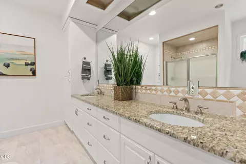 Bath - 55815 Lost Rider Loop, Bend, OR 97707 photo 1 of 4