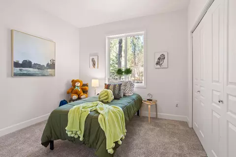Bedroom - 55815 Lost Rider Loop, Bend, OR 97707 photo 3 of 6