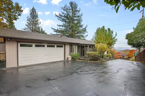 1891 NE Beacon Dr, Grants Pass, OR 97526