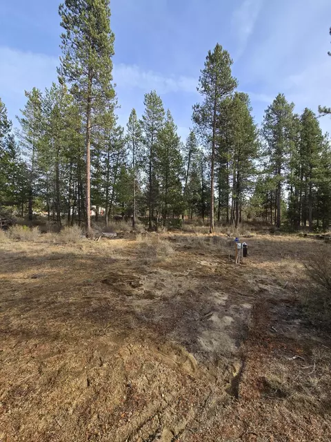 Hackett Drive, La Pine, OR 97739 photo 2