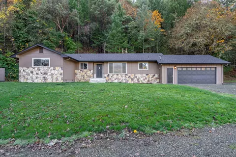 8882 Williams Hwy, Grants Pass, OR 97527