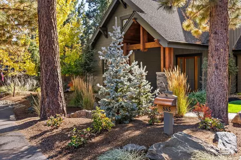 885 E Coyote Springs Rd, Sisters, OR 97759