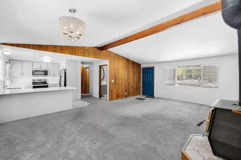 Living - 50874 Doe Loop, La Pine, OR 97739 photo 2 of 4