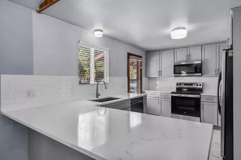 Kitchen - 50874 Doe Loop, La Pine, OR 97739 photo 2 of 2