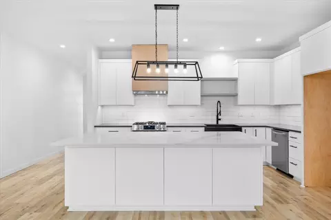 Kitchen - 429 Arrowhead Trl, Eagle Point, OR 97524 photo 1 of 3