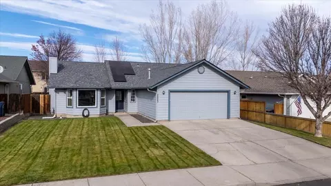 2223 NW Jackpine Ct, Redmond, OR 97756