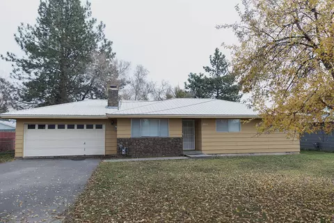 2783 Diane Dr, Klamath Falls, OR 97603