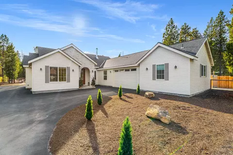 17189 Covina Rd, Bend, OR 97707