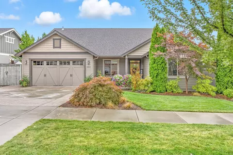3964 Calle Vista Dr, Medford, OR 97504