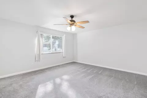 Bedroom - 15711 Deedon Rd, La Pine, OR 97739 photo 3 of 4