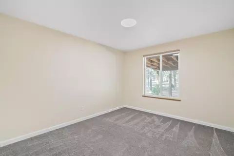 Bedroom - 15711 Deedon Rd, La Pine, OR 97739 photo 1 of 4