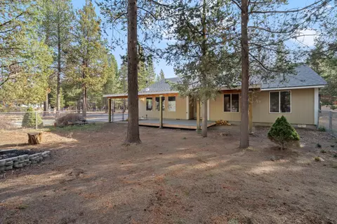 Exterior - 15711 Deedon Rd, La Pine, OR 97739 photo 1 of 5