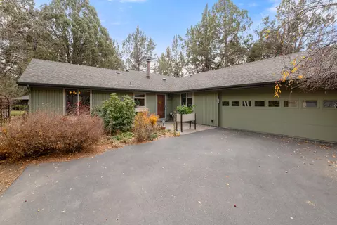 20743 Blacksmith Cir, Bend, OR 97702 photo 2