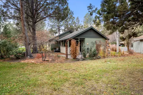 20743 Blacksmith Cir, Bend, OR 97702 photo 26
