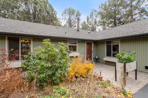 20743 Blacksmith Cir, Bend, OR 97702 photo 32