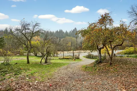3630 Granite Hill Rd, Grants Pass, OR 97526