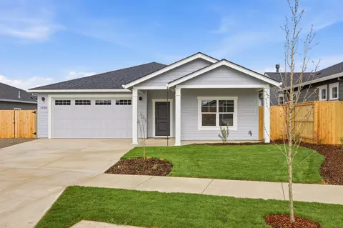 3735 Carlin Dr, Medford, OR 97504