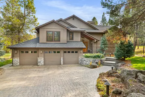 57692 Vine Maple Ln #17, Sunriver, OR 97707
