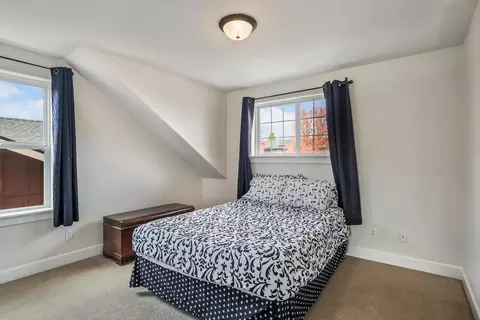 Bedroom - 20663 Jayhawk Ln, Bend, OR 97702 photo 5 of 5