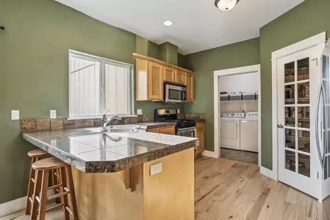 Kitchen - 20663 Jayhawk Ln, Bend, OR 97702 photo 1 of 5