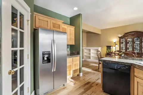 Kitchen - 20663 Jayhawk Ln, Bend, OR 97702 photo 5 of 5