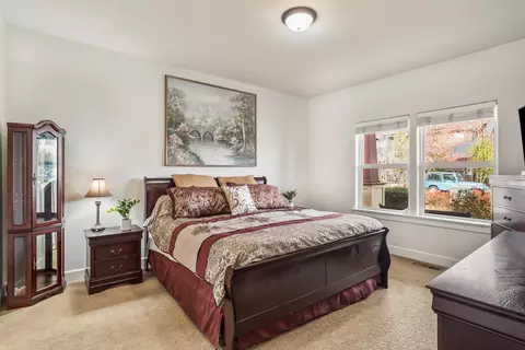 Bedroom - 20663 Jayhawk Ln, Bend, OR 97702 photo 1 of 5