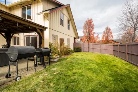 Exterior - 20663 Jayhawk Ln, Bend, OR 97702 photo 8 of 13