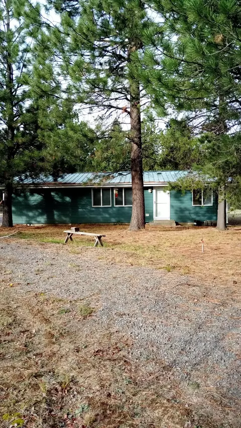 15900 Sparks Dr, La Pine, OR 97739
