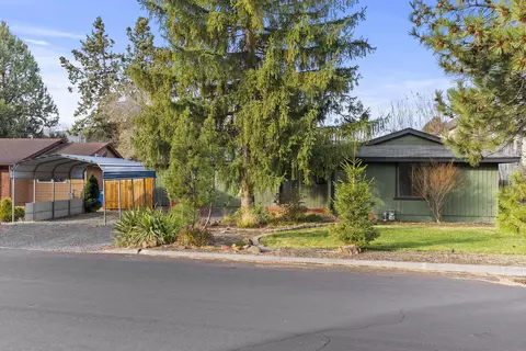 2843 NE Lotno Dr, Bend, OR 97701